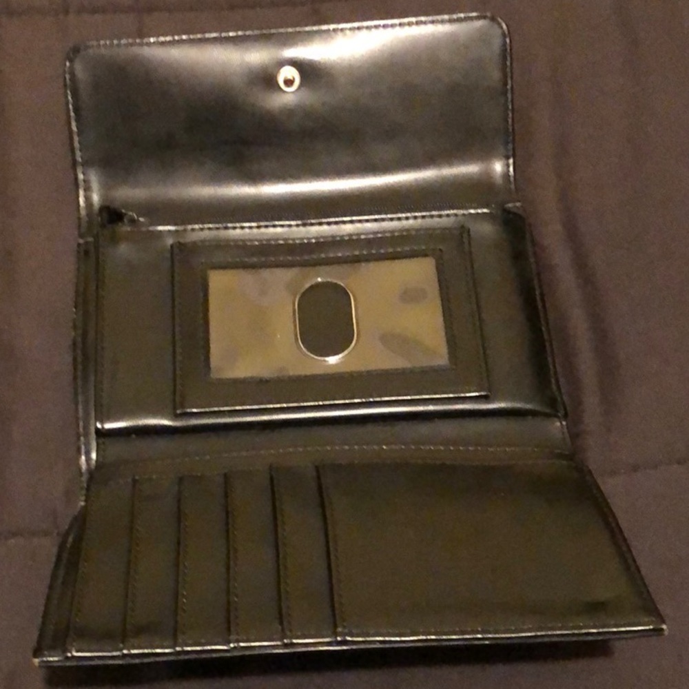 Guess Wallet - Picture 13 of 14